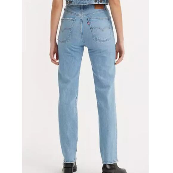 Levi's 70s High Slim Straight Women's 29x31 Medium Wash Light Her Up New - Picture 2 of 7